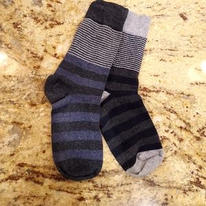 Kenneth Cole mismatched socks